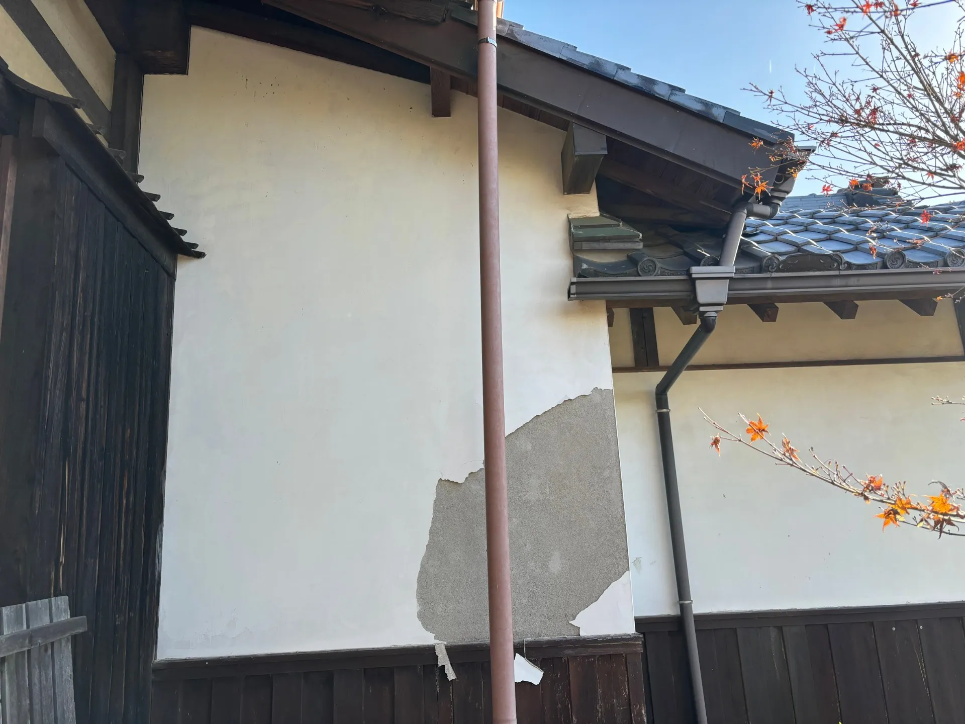 漆喰塗り替え工事で綺麗に!左官屋本多